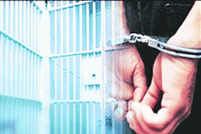 चांदवडमध्ये सव्वा कोटींचा गांजा हस्तगत; दोघांना पोलीस कोठडी चांदवडमध्ये सव्वा कोटींचा गांजा हस्तगत; दोघांना पोलीस कोठडी