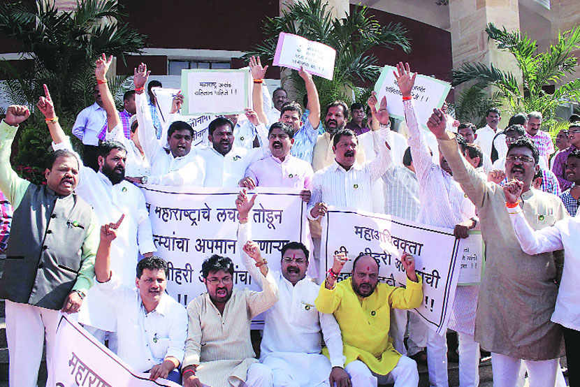 बाळाराम म्हात्रे यांच्या हत्येचा गुन्हा गेली २५ वर्षे उघडकीस आला नव्हता. बाळाराम म्हात्रे यांच्या हत्येचा गुन्हा गेली २५ वर्षे उघडकीस आला नव्हता.