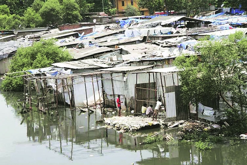 अतिक्रमणांमुळे येऊरचे जंगल, ठाण्याची खाडी धोक्यात!