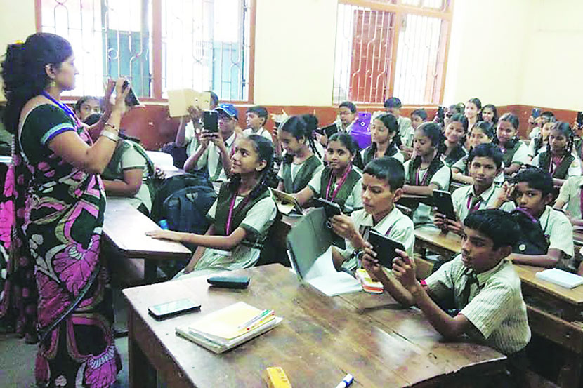 डोंबिवलीत विद्यार्थ्यांच्या ‘टॅब’ना शाळेत बंदी!