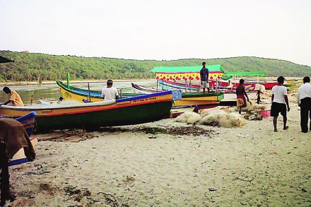  मच्छीमारांनी आपल्या बोटी पुन्हा मासेमारीसाठी न पाठवण्याचा निर्णय घेतला 