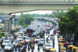 मुंबईतील वाहन संख्येवरून परिवहन मंत्री-मुख्यमंत्र्यांत दुमत