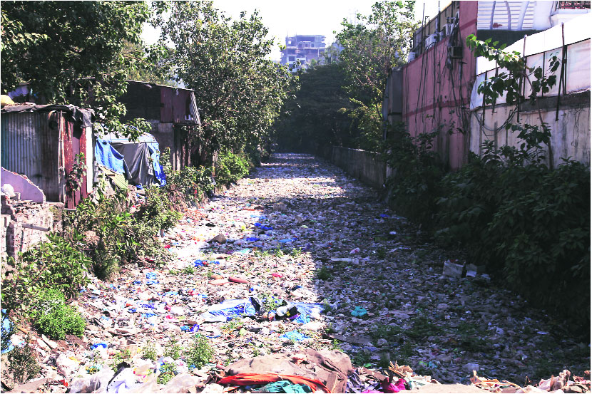 शहरातील रस्त्यांची जबाबदारी आता पालिकेच्या सहाय्यक आयुक्तांवरही! शहरातील रस्त्यांची जबाबदारी आता पालिकेच्या सहाय्यक आयुक्तांवरही!