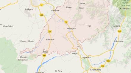Two militants killed in Kashmir, Pulwama district, Terror attack, Loksatta, Loksatta news, marathi, Marathi news