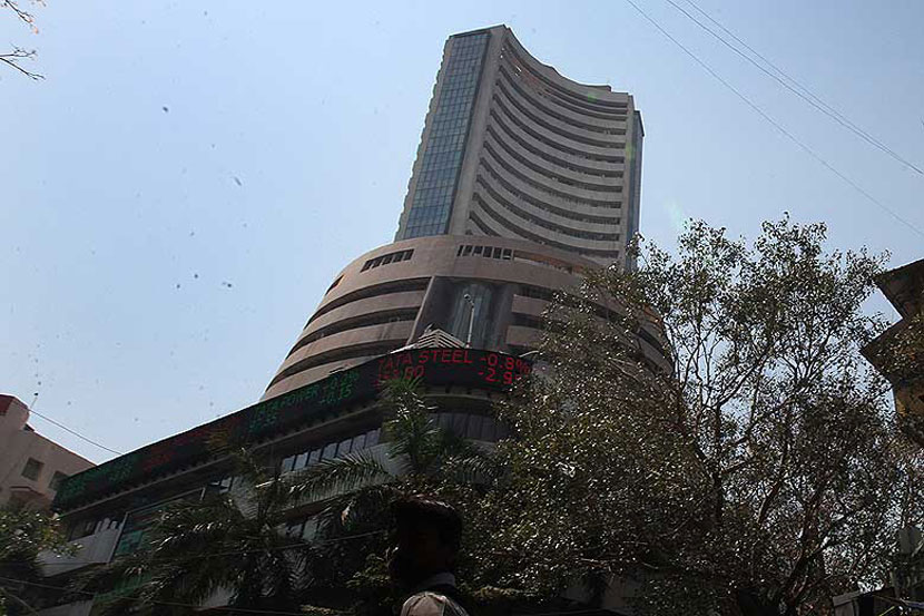 सेन्सेक्ससह निफ्टीमध्ये बुधवारच्या तुलनेतील निर्देशांक वाढ किरकोळ नोंदली गेली.