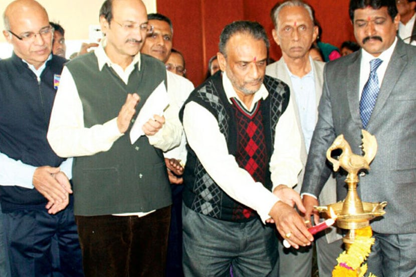 सबनीस यांना धमक्यांवरून राष्ट्रवादीला चिंता