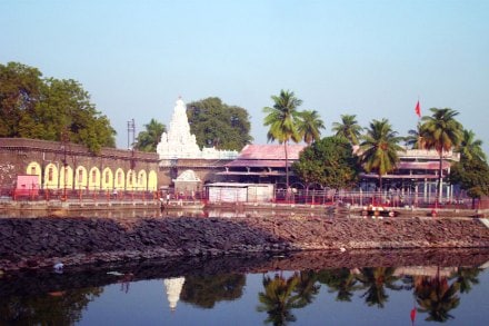 ८४ धार्मिक स्थळांचे नियमितीकरण ठरावाचा अधिकार पालिका सभागृहाकडे