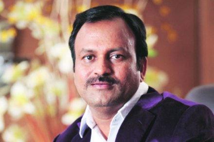 गुरुवारी मोतेवारची पोलीस कोठडी संपत असतानाच सोलापूर येथील शासकीय रुग्णालयात उपचार घेणाऱ्या मोतेवारला पोलीस न्यायालयात हजर करू शकले नाहीत.