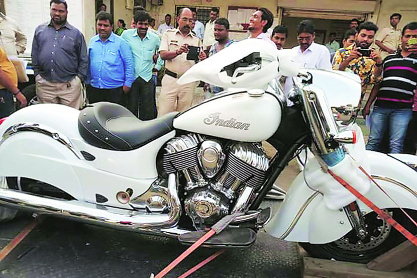  व्हॉट्सअ‍ॅप आणि सोशल मीडियावर ‘इंडियन’ नाव असलेल्या या मोटारसायकलीचे छायाचित्र प्रसारित झाले होते. 