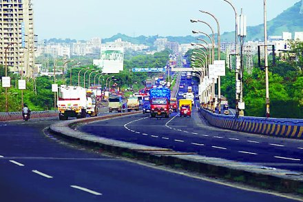 ठाणे आणि आसपासच्या शहरांची लोकसंख्या आता ५० लाखांचा आकडा ओलांडू लागली आहे. 