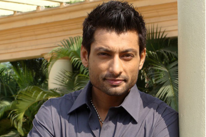 बंगाली इंद्रनीलची मधाळ मराठी