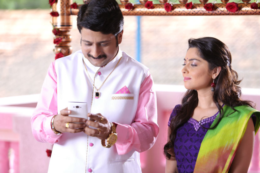 jitendra joshi, poshter girl,जितेंद्र जोशी,पोश्टर गर्ल