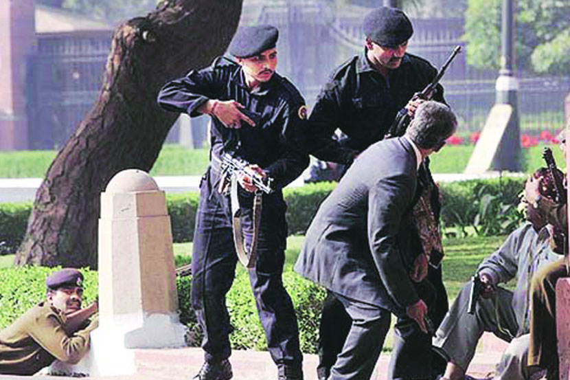 भारतीय संसदेवरील हल्ल्याचे संग्रहित छायाचित्र. भारतीय संसदेवरील हल्ल्याचे संग्रहित छायाचित्र.