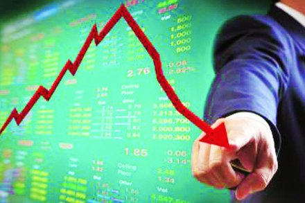 बाजारात पडझड सुरूच