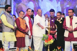 राजकारण्यांचे अनुकरण करू नका