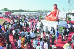 पवार, मोरेंनी फटकारले, मुख्यमंत्री आधीच निघून गेले