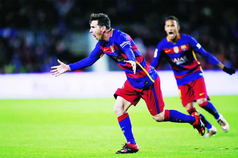 दुसऱ्या गोलची नोंद केल्यानंतर मेस्सीने केलेला जल्लोष. दुसऱ्या गोलची नोंद केल्यानंतर मेस्सीने केलेला जल्लोष.