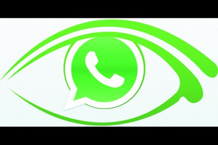 व्हॉट्सअ‍ॅपच्या माध्यमातून दृष्टिहीन विद्यार्थ्यांना मदत करण्यासाठी लिपिक तरुण, प्राध्यापकांचा समूह तयार करत सामाजिक जाणिवेचा आदर्श तरुणांसमोर ठेवला आहे. 