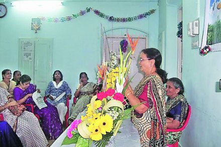 एकटय़ा सर्व समवयस्क महिलांना सोबत घेऊन यशस्वीपणे लांबवर फिरून येऊ शकतो, हा आत्मविश्वास त्यांना मिळाला.