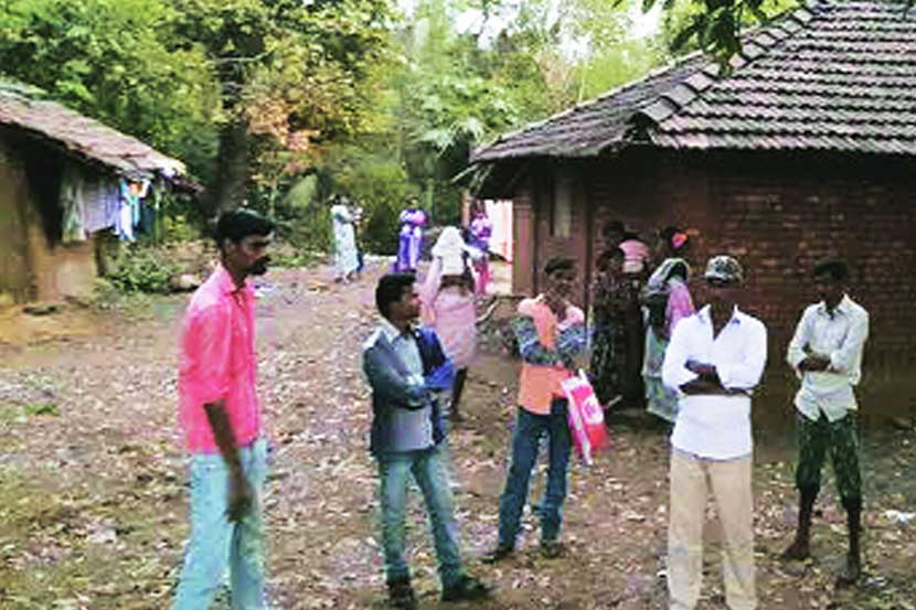 येऊरमधील आदिवासी पाडय़ावर अद्यापही विजेची प्रतीक्षा आहे.