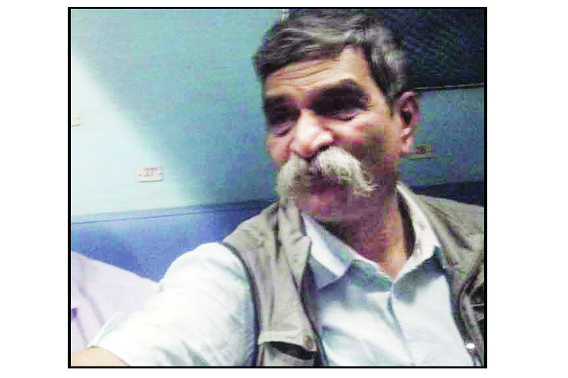 ‘समाजातील दुख काव्यातून मांडणे ही जबाबदारी’