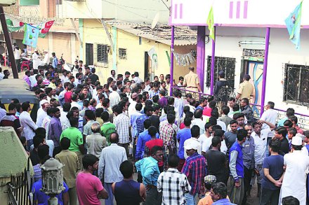 Man kills own family members in thane,Thane latest news,ठाणे हत्याकांड