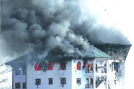 Mosques , supporting terrorists , Pampore encounter , Kashmir, Loksatta, Loksatta news, Marathi , Marathi news Mosques , supporting terrorists , Pampore encounter , Kashmir, Loksatta, Loksatta news, Marathi , Marathi news