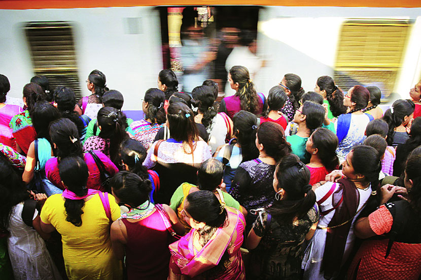 पनवेलच्या आधी या मार्गाची एक मार्गिका पाच किलोमीटर अंतरावर असलेल्या प्रस्तावित नवी मुंबई आंतरराष्ट्रीय विमानतळापर्यंत नेण्यात येणार आहे.