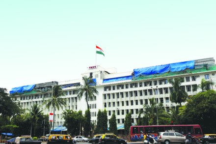 शासकीय सेवेतील अनावश्यक पदे कमी करण्याचे फर्मान शासकीय सेवेतील अनावश्यक पदे कमी करण्याचे फर्मान