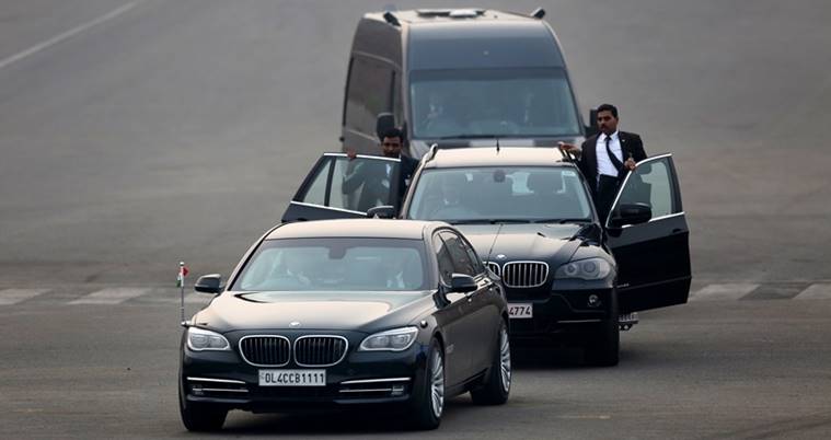 Delhi Police , Woman hurls flowerpot at PM Modi convoy, Attack, Loksatta, Loksatta news, Marathi, Marathi news