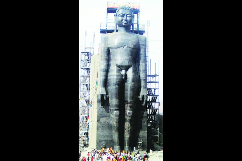 मांगीतुंगी येथे भगवान ऋषभदेव मूर्तीच्या प्राणप्रतिष्ठा आणि महामस्तकाभिषेक सोहळ्याला दिमाखात सुरुवात झाली