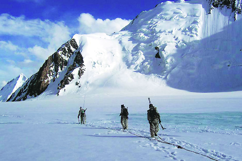 Manohar Parrikar , Siachen , Indian army , Defence Minister , Loksatta , Loksatta news , Marathi, Marathi news Manohar Parrikar , Siachen , Indian army , Defence Minister , Loksatta , Loksatta news , Marathi, Marathi news