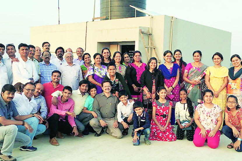 рд╡рд╛рдШреЗрд░рд╛ рдпреЗрдереАрд▓ рд╡рд┐рдареНрдард▓рд░рд╛рд╡ рдкрдЯрд╡рд░реНрдзрди рдЖрд╢реНрд░рдорд╢рд╛рд│реЗрдд рдХрд╛рд░реНрдпрд╛рдиреНрд╡рд┐рдд рдХрд░рдгреНрдпрд╛рдд рдЖрд▓реЗрд▓реНрдпрд╛ рд╕реМрд░ рдКрд░реНрдЬрд╛ рд╡рд┐рджреНрдпреБрдд рд╕рдВрдЪрд╛рд╕рдорд╡реЗрдд рд░рдЪрдирд╛ рд╡рд┐рджреНрдпрд╛рд▓рдп рдорд╛рдЬреА рд╡рд┐рджреНрдпрд╛рд░реНрдереА рд╕рдВрдШрд╛рдЪреЗ рдкрджрд╛рдзрд┐рдХрд╛рд░реА рдЖрдгрд┐ рд╕рджрд╕реНрдп.┬а рд╡рд╛рдШреЗрд░рд╛ рдпреЗрдереАрд▓ рд╡рд┐рдареНрдард▓рд░рд╛рд╡ рдкрдЯрд╡рд░реНрдзрди рдЖрд╢реНрд░рдорд╢рд╛рд│реЗрдд рдХрд╛рд░реНрдпрд╛рдиреНрд╡рд┐рдд рдХрд░рдгреНрдпрд╛рдд рдЖрд▓реЗрд▓реНрдпрд╛ рд╕реМрд░ рдКрд░реНрдЬрд╛ рд╡рд┐рджреНрдпреБрдд рд╕рдВрдЪрд╛рд╕рдорд╡реЗрдд рд░рдЪрдирд╛ рд╡рд┐рджреНрдпрд╛рд▓рдп рдорд╛рдЬреА рд╡рд┐рджреНрдпрд╛рд░реНрдереА рд╕рдВрдШрд╛рдЪреЗ рдкрджрд╛рдзрд┐рдХрд╛рд░реА рдЖрдгрд┐ рд╕рджрд╕реНрдп.┬а