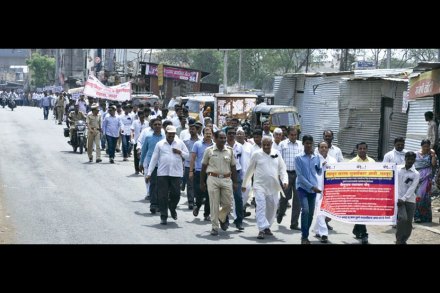 जाचक अटींविरोधात लातुरात सराफांचा मोर्चा जाचक अटींविरोधात लातुरात सराफांचा मोर्चा