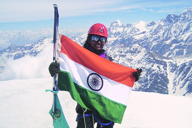 विदेशिनी: सकारात्मक कलाटणी