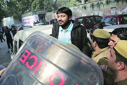 बुधवारी झालेल्या सुनावणीत कन्हैय्याला दिल्ली उच्च न्यायालयाने दिलासा देत ६ महिन्यांचा अंतरिम जामीन मंजूर केला. बुधवारी झालेल्या सुनावणीत कन्हैय्याला दिल्ली उच्च न्यायालयाने दिलासा देत ६ महिन्यांचा अंतरिम जामीन मंजूर केला.