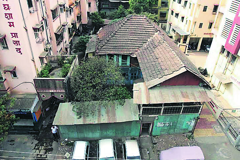 इतिहासाच्या वास्तुखुणा : जुन्या कल्याणातील फडके वाडा इतिहासाच्या वास्तुखुणा : जुन्या कल्याणातील फडके वाडा