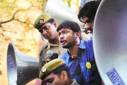    कन्हैयाकुमारच्या नेतृत्वाखाली विद्यार्थ्यांचा मोर्चा संसदेवर नेण्यात आला.