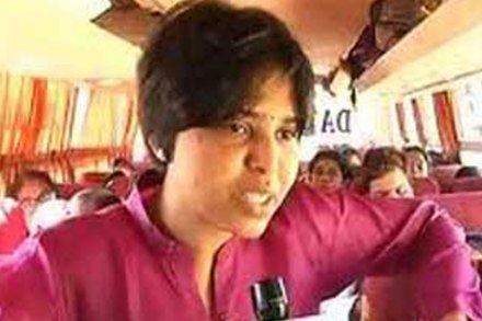 भूमाता ब्रिगेडला पोलिसांचा पुन्हा अटकाव भूमाता ब्रिगेडला पोलिसांचा पुन्हा अटकाव