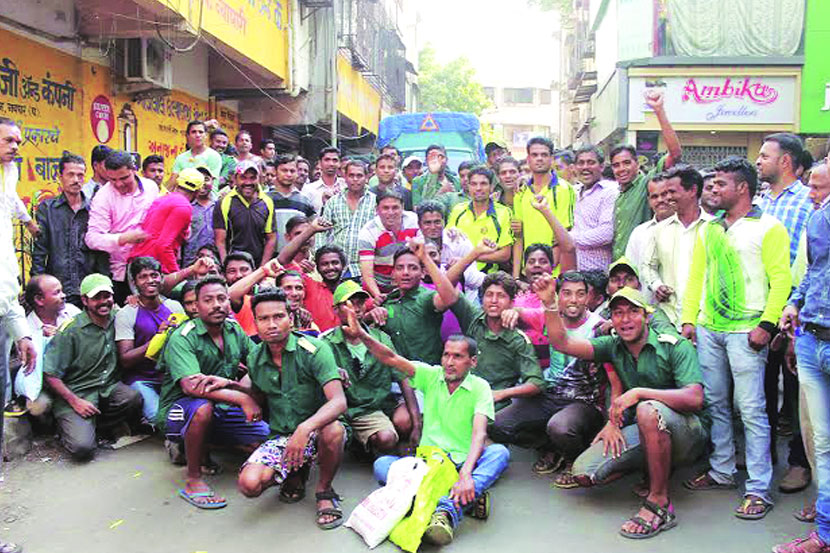 सफाई कर्मचाऱ्यांचे ‘काम बंद’ आंदोलन