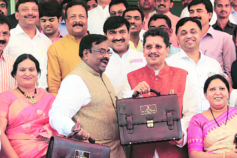 तुटीचा खेळ थांबेल? तुटीचा खेळ थांबेल?