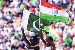 भारत-पाकिस्तान सामन्याच्या निमित्ताने..