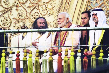 यमुनाजळी खेळू खेळ..