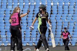 विश्वविजेत्या ऑस्ट्रेलियाला धक्का