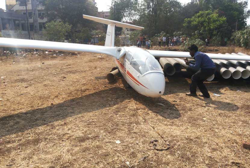 pune plane, emergency landing pune plane, emergency landing