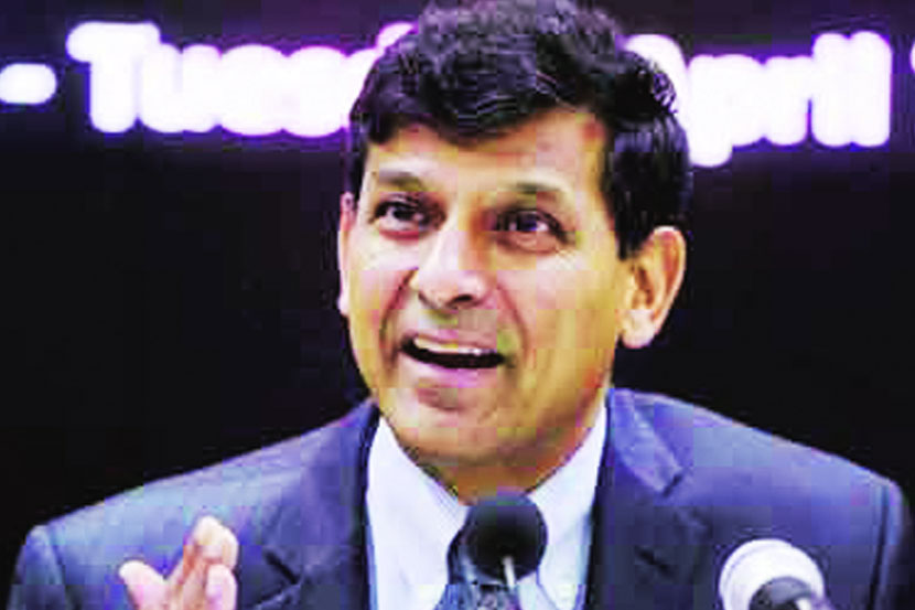 डॉ. रघुराम राजन, गव्हर्नर, रिझव्‍‌र्ह बँक.