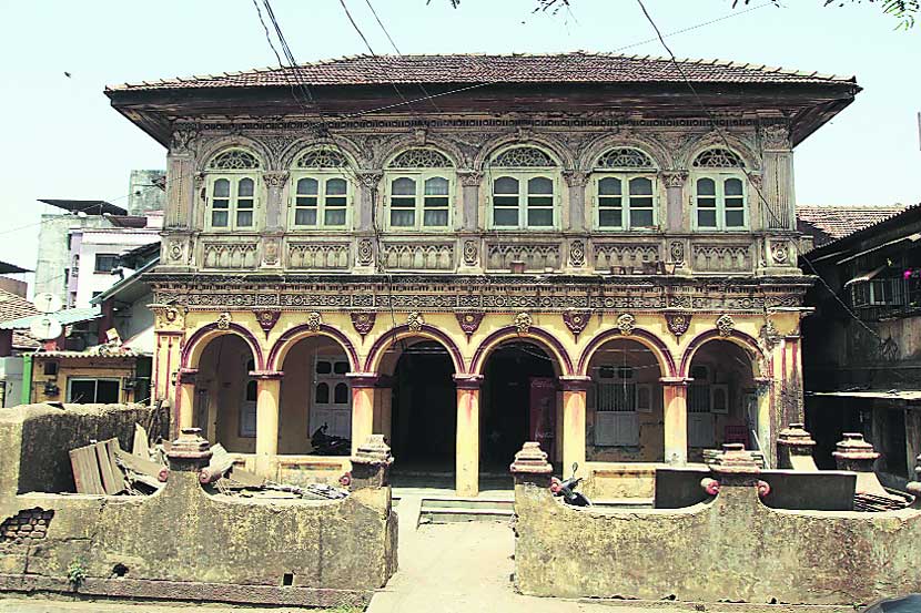 कल्याणमधील तानकी हाऊस एकोणिसाव्या शतकाची साक्ष देत उभे आहे.  कल्याणमधील तानकी हाऊस एकोणिसाव्या शतकाची साक्ष देत उभे आहे.