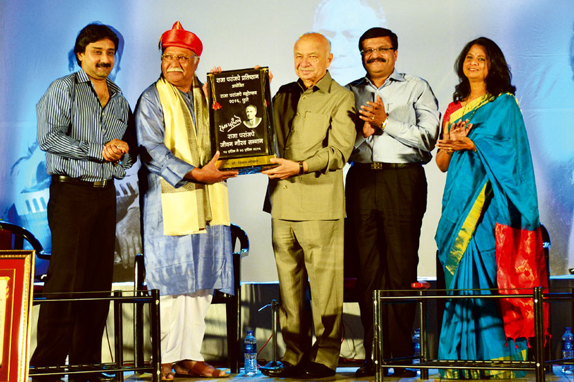 प्रत्येक मराठी दिग्दर्शकाने राजाभाऊंचे चित्रपट अभ्यासायला हवेत – विक्रम गोखले