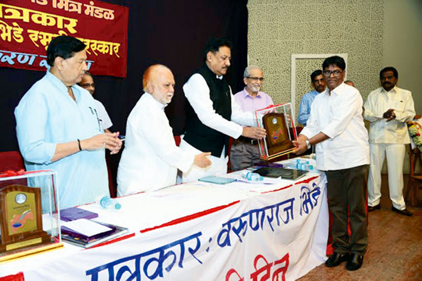 इंटरनेट माध्यमातून स्वतंत्र बाण्याचे विचारपीठ विकसित केल्यास लोकशाही बळकट होईल – माजी मुख्यमंत्री पृथ्वीराज चव्हाण