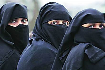 सत्तेच्या दोन भावमुद्रा